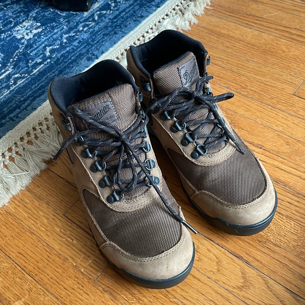 Worn twice! Danner women’s 8, EU 38.5, jag sandy taupe brown hiking boots